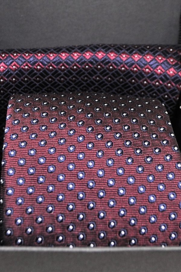 Krawatte mit Einstecktuch