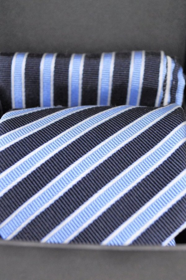 Krawatte mit Einstecktuch